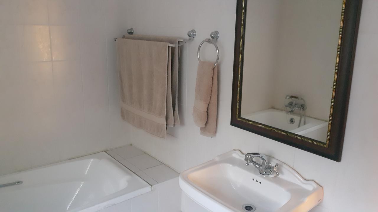 Albatross B&B ベノニ エクステリア 写真